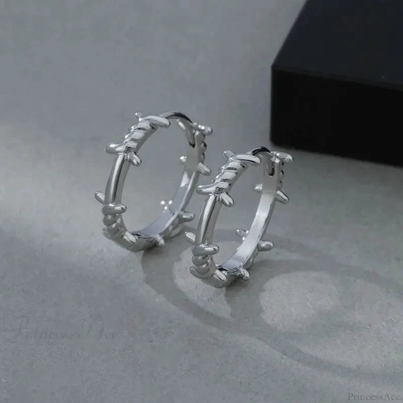 Shiny Thorns Circle Five-Pointed Star Earring